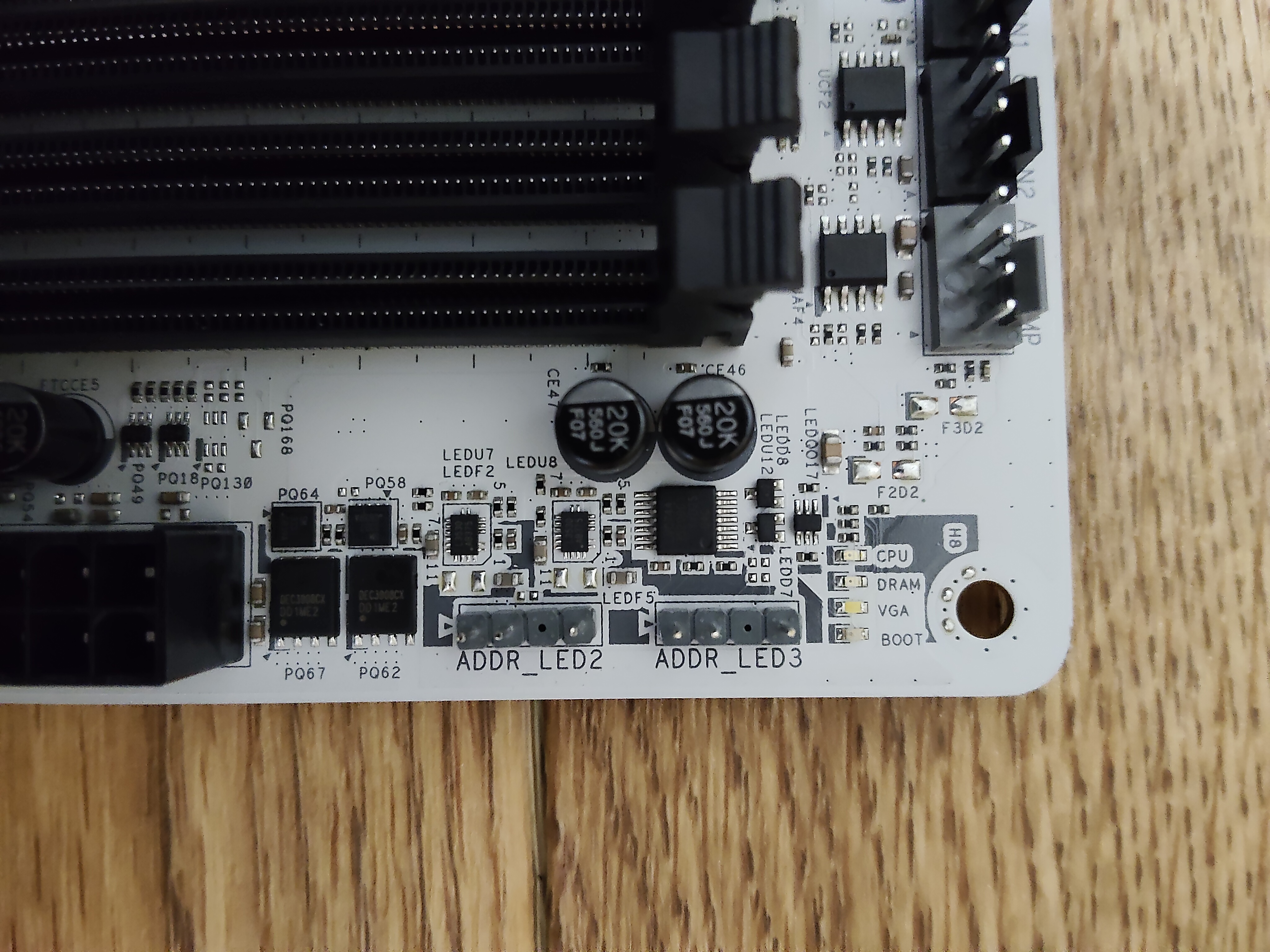 マザボの ADDR_LED2 / ADDR_LED3 ヘッダ拡大（5V 3-pin ARGB）